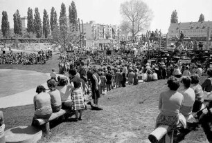 Eröffnung des neuen Abenteuerspielplatzes in der ehemaligen Kiesgrube an der Lindenallee in der Rheinstrandsiedlung