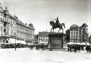 Agram, Jellachichplatz : Agram. Jellachichplatz. Blick zum Reiterdenkmal des Banus Jellachich (gest. 1859)
