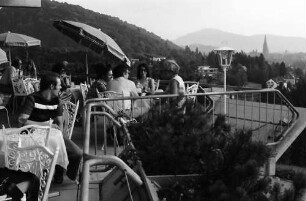 Freiburg: Restaurantterrasse mit Blick aufs Münster, Bad Hotel Jägerhäusle