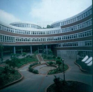 Duisburg. Neubauten der Universität. Einer der Innenhöfe