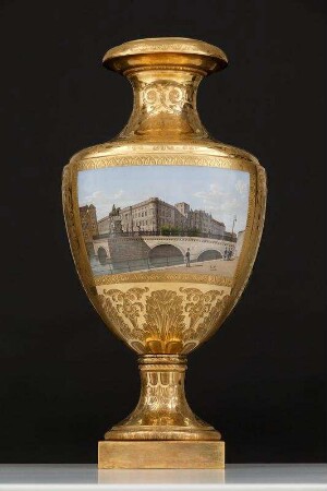 Amphoren-Vase mit Schloßansicht und Kreuzbergdenkmal