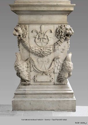 Orpheus und Zerberus : Sockel der Orpheusstatue von Baccio Bandinelli