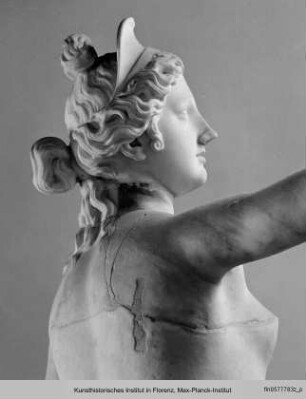 Flora (unter Verwendung eines antiken Torsos)