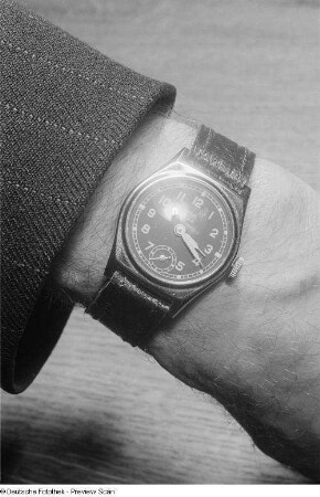 Herrenarmbanduhr des VEB Uhren- und Maschinenfabrik Ruhla