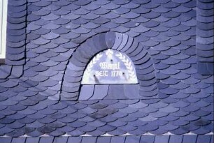 Detail voriges Bild: Inschrift am Hausgiebel "Wenzel seit 1770"