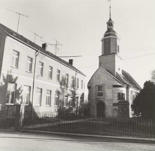 Katharinenkirche : Alte Kirchschule (1877) und Katharinenkirche (1716, 1888)