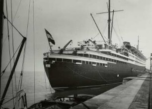 Bremen, Hochseepassagierdampfer : Bremen. Hochseepassagierdampfer "Bremen" des Norddeutschen Lloyd am Kai