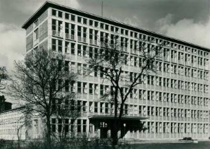 Geschäftshäuser Sachse & Heinzelmann, Stern und Knoop, Arbeitsamt, Kaufhaus Magis, Nordwestbank, Landeszentralbank, Wohnungsbauten, 1949-1952