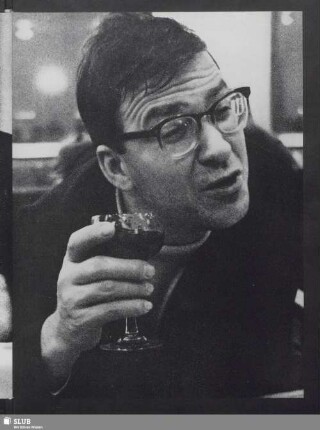 Mann beim Trinken