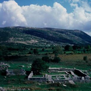 Dodona. Zeus-Heiligtum. Der Temenos mit der Orakel-Eiche, Zustand Ende 3. Jh. v. Chr