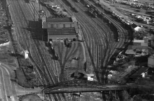 Freiburg: Gleisharfe, Güterbahnhof, und Brücke