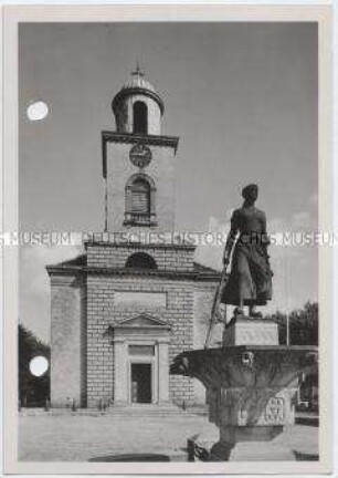 Husum, Kirche St. Marien und Brunnen (Stine)