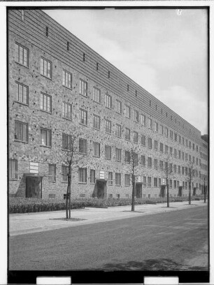 Baublock Helmholtzstr., Bunsenstr. Nr. 8 : [Häuserfront Bunsenstr.]
