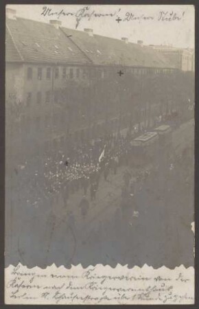 Ansichtskarte Parade vor der Kaserne des Garde-Pionier-Bataillons