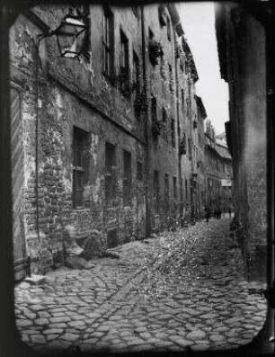 Ohne Titel (Krögelgasse, vorn links zwei Kinder)
