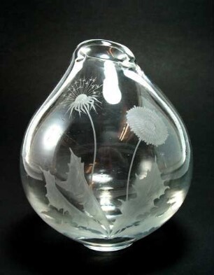 Einblumenvase mit Löwenzahn