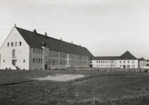 Volksschule, Taucha (Kreis Leipzig)