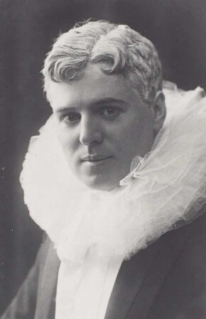 Alexander Wierth, Rollenporträt