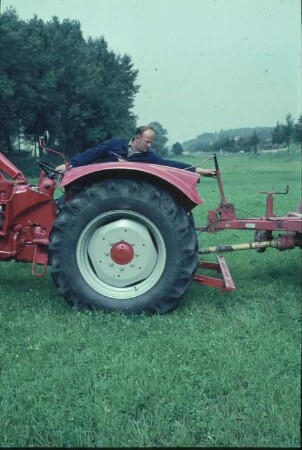 Fotografie: Transportgerät, Einachsanhänger, Arbeitskraft, Bedienelement, Ergonomie