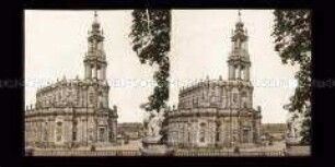 Blick vom Schloss auf die Katholische Hofkirche und die im Bau befindliche Semperoper, Dresden