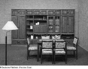 Anbauwand : Ausstellungskoje mit Wohnzimmermöbeln (1984; VEB Thüringer Möbelkombinat Suhl)
