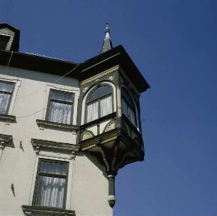 Meiningen. Eckerker an einem Wohnhaus