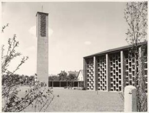 Heilig-Geist-Kirche, Bad Oeynhausen: Kirche von Süden