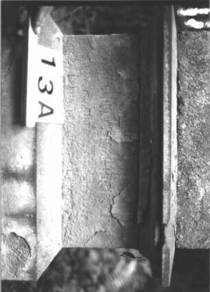 Grabstein 13 (Index: 100112676) Zustand: Inschrifttafel fehlt, Sockel beschriftet Maße HxBxT: 210x74x43 cm: Grabstein 13A
