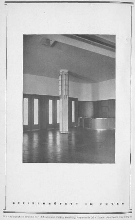 Speisebüfett im Foyer