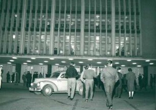 Vor dem Jazzkonzert in der Deutschlandhalle