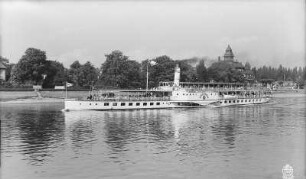 Personen-Seitenraddampfer "Dresden" (1926, Werft Laubegast) bei Dresden-Blasewitz, Fahrt stromauf