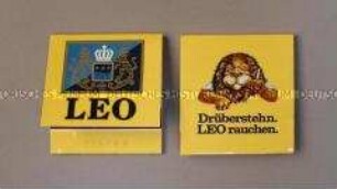 Streichholzbriefchen mit Werbeaufdruck für "Leo"- Zigaretten "Drüberstehn. LEO rauchen."