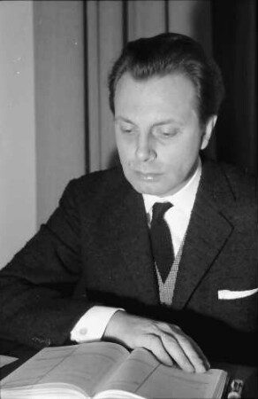 Theater: Intendant; Hans-Reinhard Müller