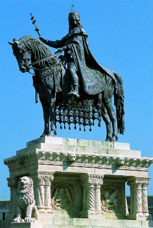 Budapest - Reiterdenkmal auf dem Burgberg : Reiterdenkmal auf dem Burgberg. Aufgenommen 2001 in Budapest