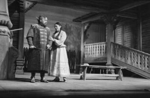 Szenenbilder aus "Die Brautschau" von J. S. Miljutin mit F. Kronström, M. Ladyka a. G., M. Dorka a. G., J. Siegl, J. Bergmann, A. Göse a. G., Metropol-Theater,