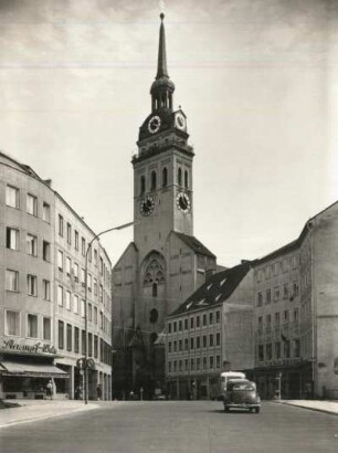 München, Blick zur Peterskirche von Westen