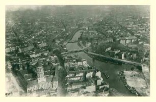 Luftaufnahme Stadthaus und Umgebung mit Spree Richtung Oberbaumbrücke