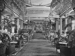 Hochseepassagierdampfer "Imperator" der Hapag Hamburg (Hamburg-Amerika-Linie). Wintergarten (Salon I. Klasse)