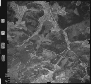 Luftbild: Film 8 Bildnr. 323