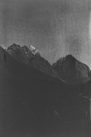 Gebirgslandschaft : Eine Gebirgslandschaft im Tian Shan Hochgebirge