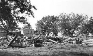 Neschwitz-Saritsch. Ehem. Windmühlengehöft, Trümmer der Gebäude