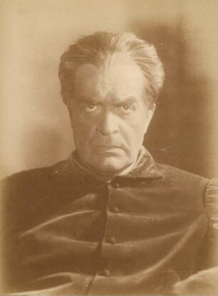 Lothar Mehnert als Heinrich IV. in "König Heinrich IV." (1.Teil) von William Shakespeare. Dresden: Schauspielhaus, Neueinstudierung 06.05.1926