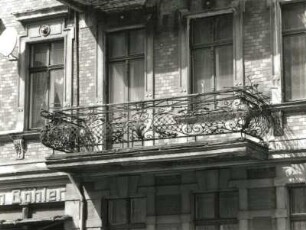 Görlitz, Landeskronstraße 36. Wohnhaus mit Laden (um 1895). Balkon