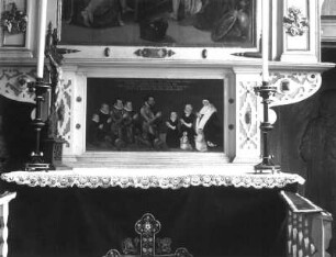 Syhra. Dorfkirche. Altar zum Gedächtnis der Anna von Einsiedel (1598 gestorben). Ausschnitt: Predella mit Stifterfamilie