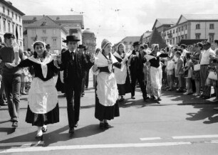 Alemannisch-pfälzisches Trachtenfest in Karlsruhe.