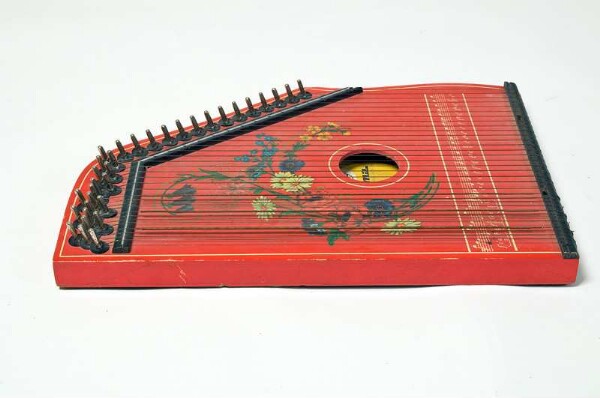 Board zither with resonance box (box zither)