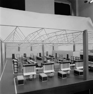 Gestaltung Robotron Dresden-Gruna : Arbeitswissenschaftliche Gestaltung VEB Robotron in Dresden-Gruna, Arbeitsplatzaufstellung, Pausenraum, Mobile Zeichenbüros, Modell