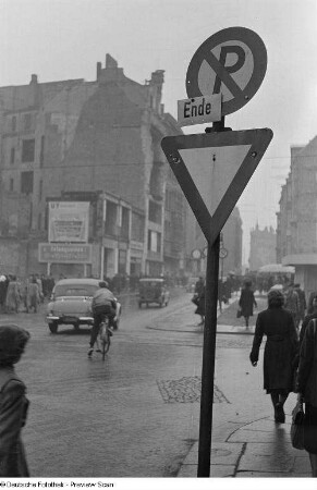 Verkehrszeichen in der Innenstadt