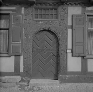 Tangermünde. Haustür von 1619 in der Altstadt