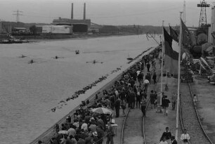33. Karlsruher Ruderregatta im Verbindungsbecken des Rheinhafens.